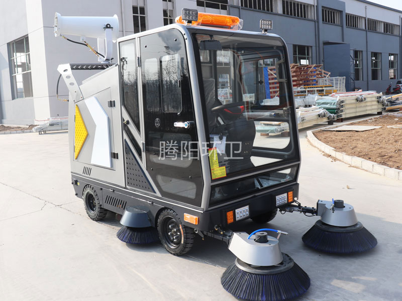 ty-2300型电动驾驶式扫地车