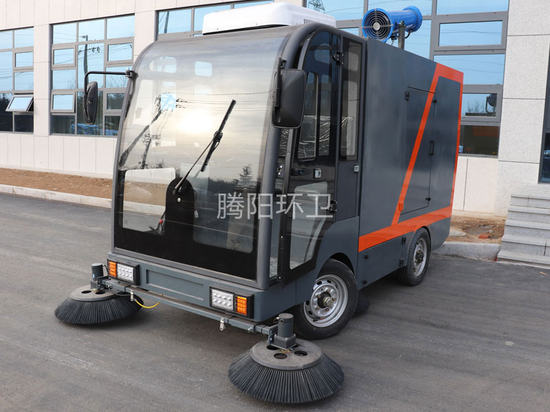 ty-2400型电动驾驶式扫地车
