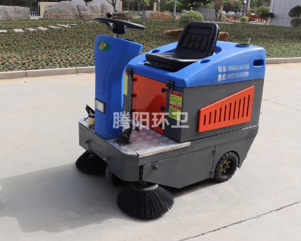 TY-1200型电动驾驶式扫地车