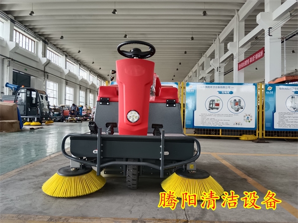 TY-1600型顶棚款扫地车