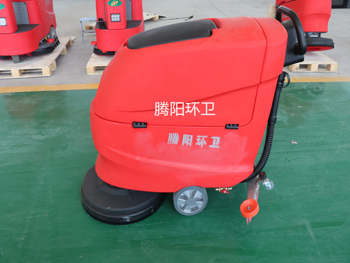 焕新商务空间:腾阳驾驶式洗地车