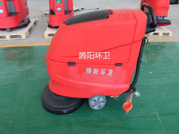 焕新商务空间：腾阳驾驶式洗地车