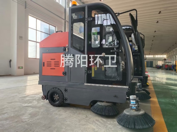 采购工业扫地车需要重点参考哪些